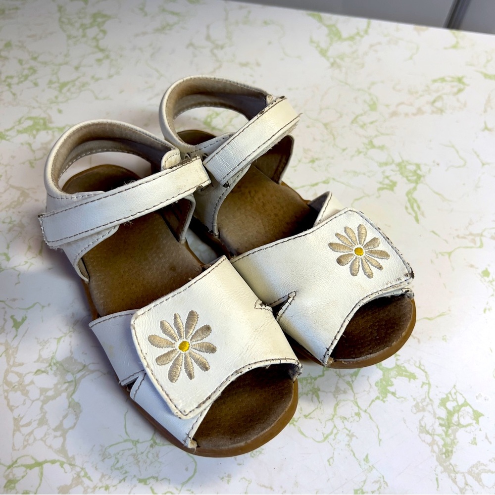 See Kai Run sandals girls size 11